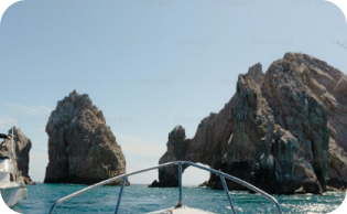 Cele mai frumoase plaje unde poți ancora cu iahtul tău